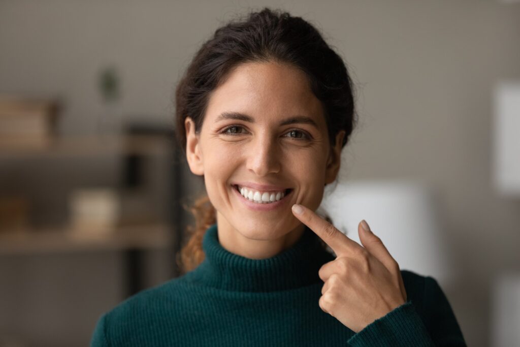 Smiling hispanic lady